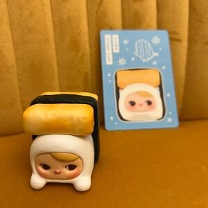 Pucky Egg Beanie series figure - Tamago Sushi